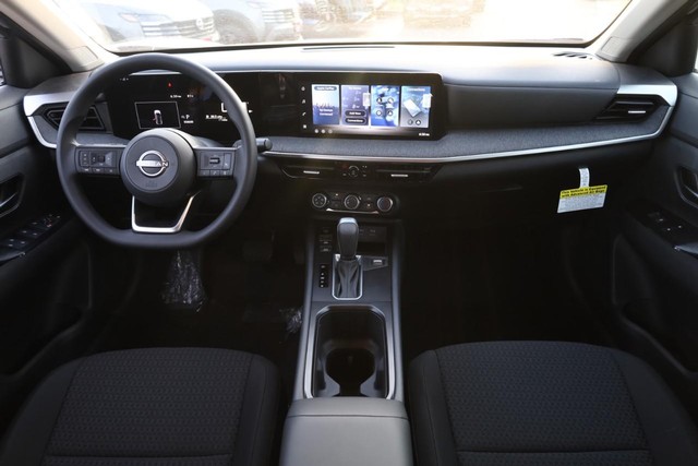 Nissan Kicks Vehicle Image 22