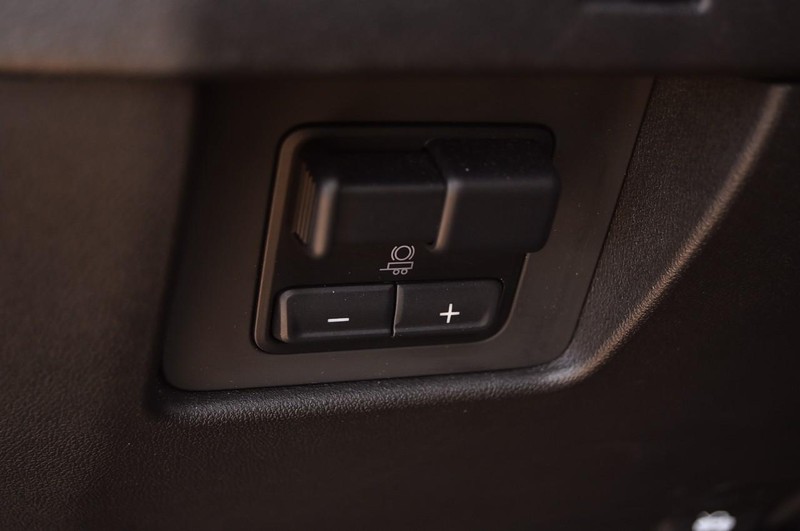 GMC Canyon Vehicle Full-screen Gallery Image 11