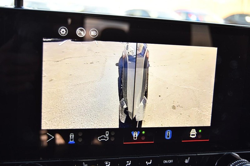 GMC Canyon Vehicle Full-screen Gallery Image 15