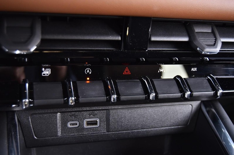 GMC Canyon Vehicle Full-screen Gallery Image 19