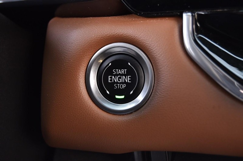 GMC Canyon Vehicle Full-screen Gallery Image 21