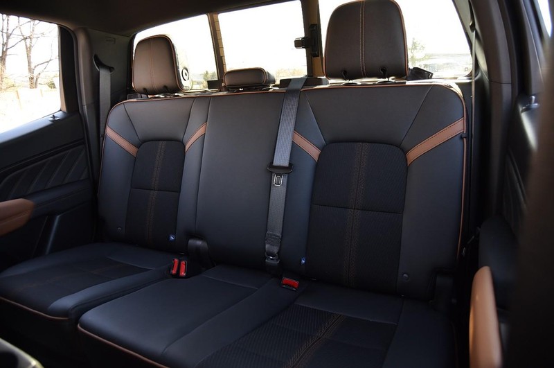 GMC Canyon Vehicle Full-screen Gallery Image 25