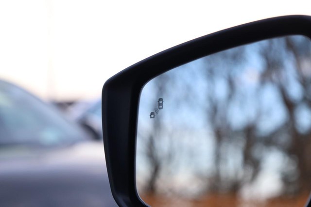 Nissan Versa Vehicle Image 18