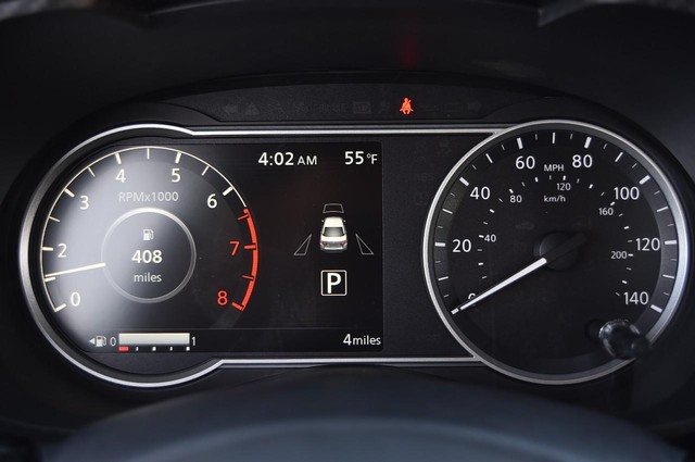 Nissan Versa Vehicle Image 11