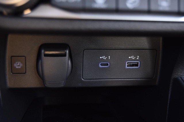 Nissan Versa Vehicle Image 15