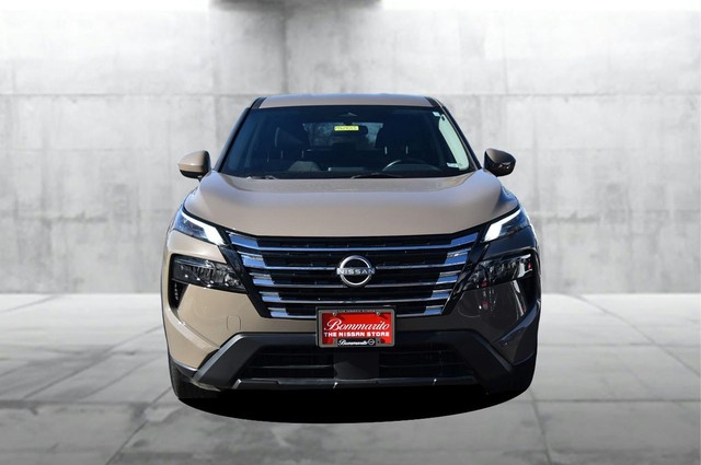 Nissan Rogue Vehicle Image 04