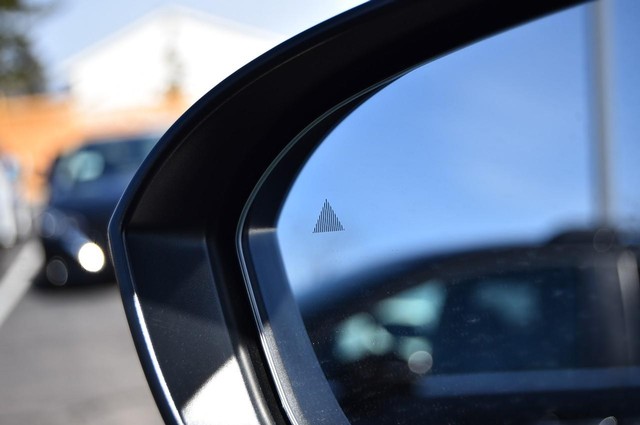 Nissan Rogue Vehicle Image 10