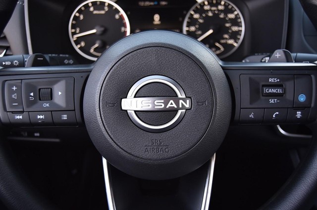 Nissan Rogue Vehicle Image 18