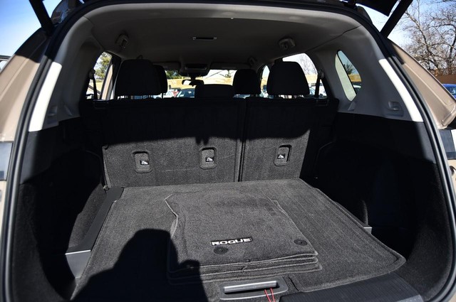 Nissan Rogue Vehicle Image 24