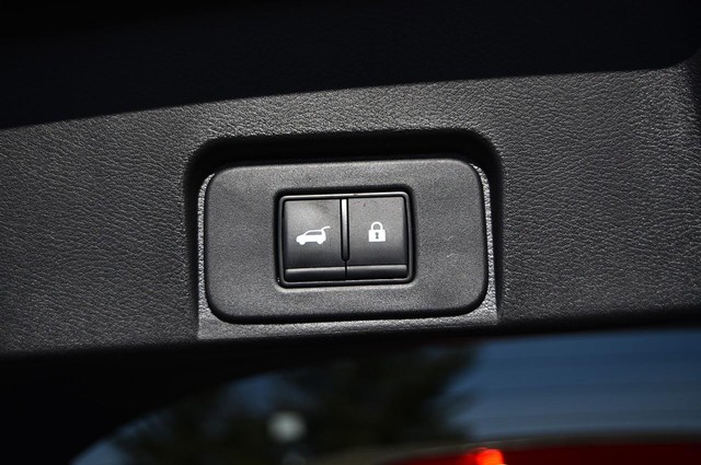 Nissan Rogue Vehicle Image 25