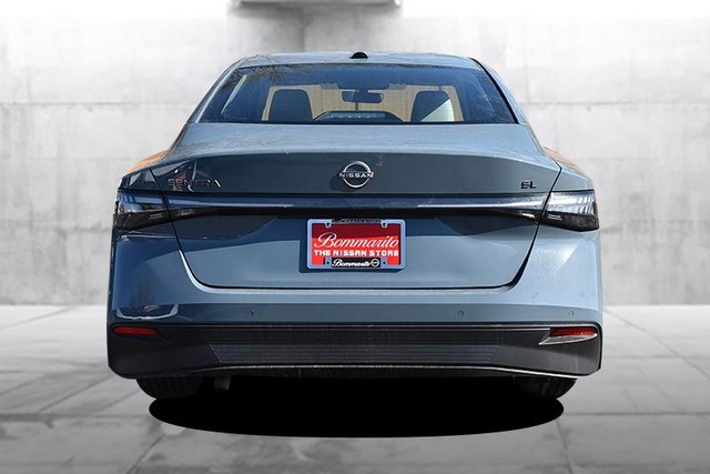 Nissan Sentra Vehicle Image 06