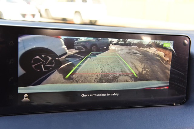 Nissan Sentra Vehicle Image 16