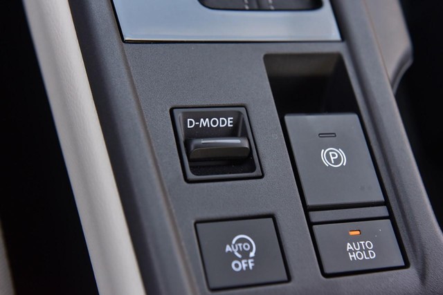 Nissan Sentra Vehicle Image 22