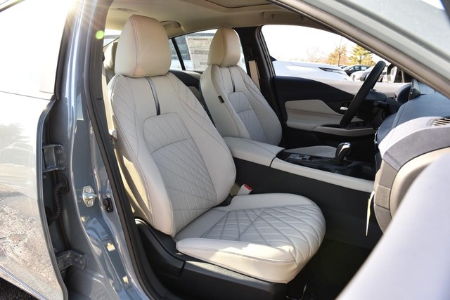 Nissan Sentra Vehicle Image 25