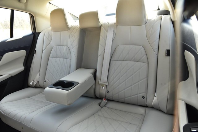 Nissan Sentra Vehicle Image 27