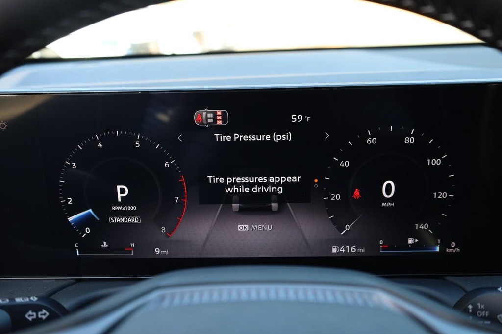 Nissan Sentra Vehicle Full-screen Gallery Image 10