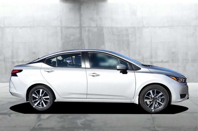 Nissan Versa Vehicle Image 05