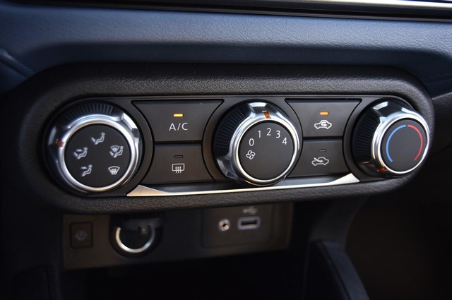 Nissan Versa Vehicle Image 14