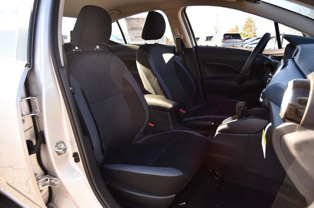 Nissan Versa Vehicle Image 19