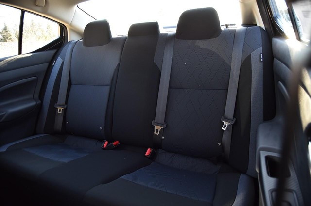 Nissan Versa Vehicle Image 20