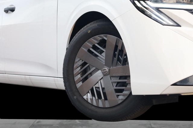 Nissan Sentra Vehicle Image 03