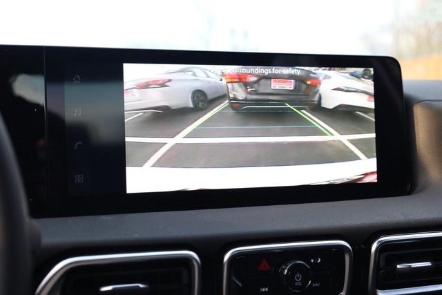 Nissan Sentra Vehicle Image 12