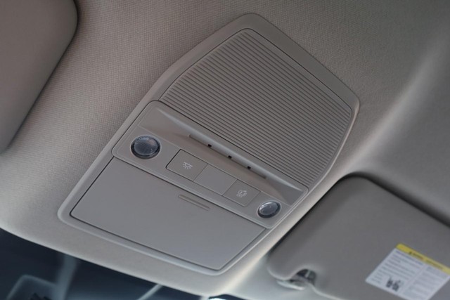 Nissan Sentra Vehicle Image 17