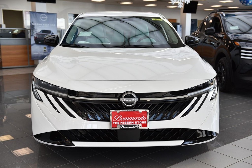 Nissan Sentra Vehicle Image 03