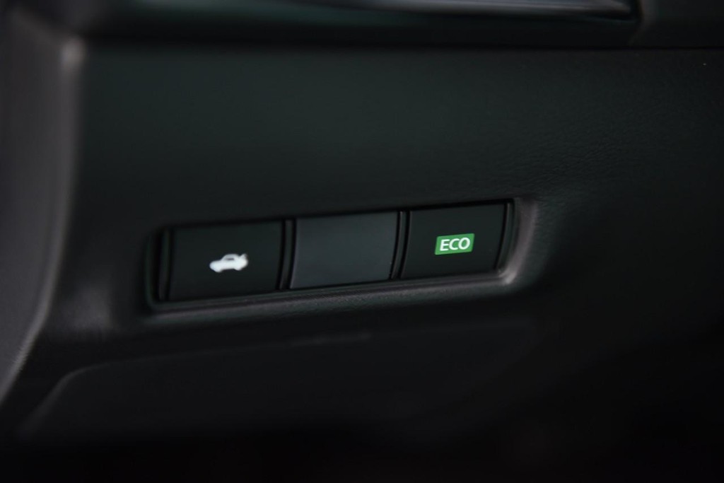 Nissan Sentra Vehicle Image 12