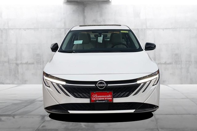 Nissan Sentra Vehicle Image 04