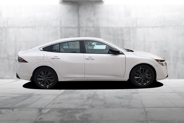 Nissan Sentra Vehicle Image 05