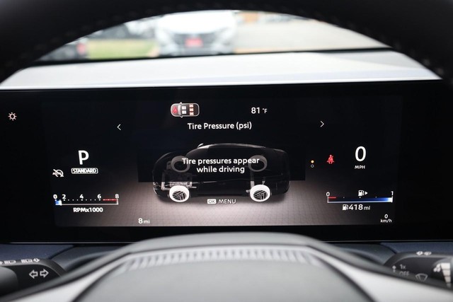 Nissan Sentra Vehicle Image 10