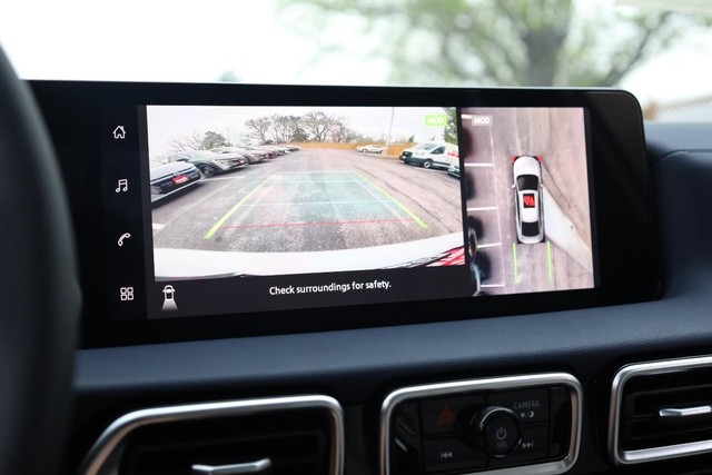 Nissan Sentra Vehicle Image 12