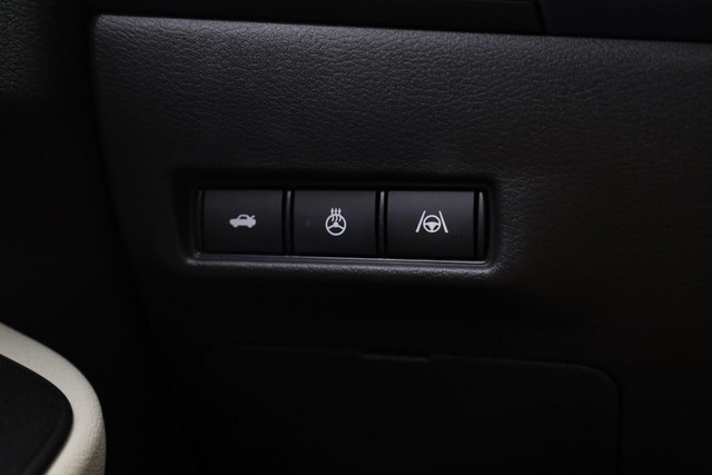 Nissan Sentra Vehicle Image 19