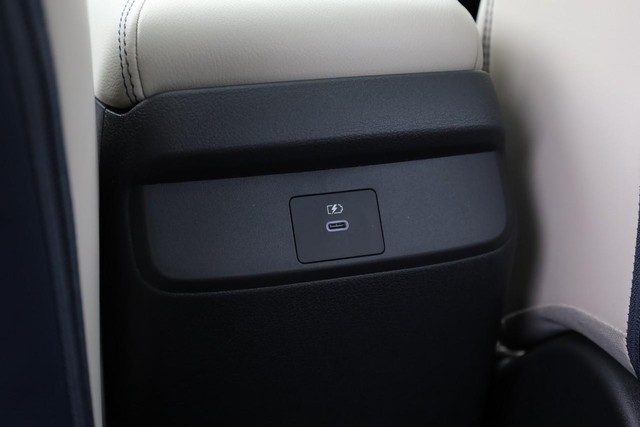 Nissan Sentra Vehicle Image 22