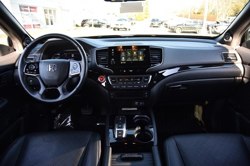 Honda Passport Vehicle Full-screen Gallery Image 08