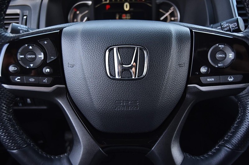 Honda Passport Vehicle Full-screen Gallery Image 24