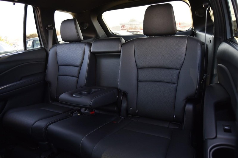 Honda Passport Vehicle Full-screen Gallery Image 28