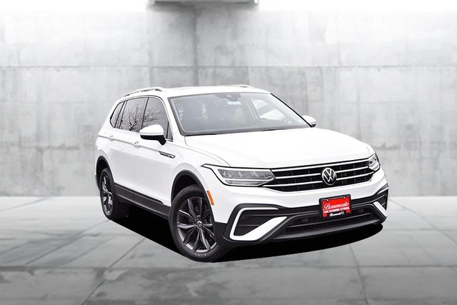 Volkswagen Tiguan Vehicle Image 02