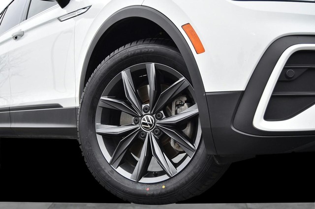 Volkswagen Tiguan Vehicle Image 03