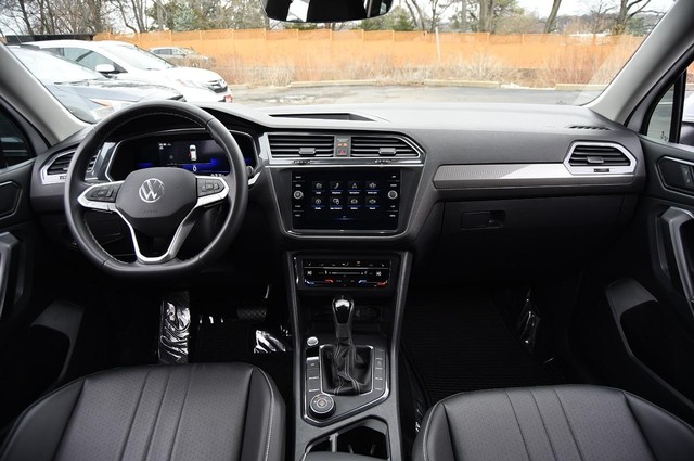 Volkswagen Tiguan Vehicle Image 08