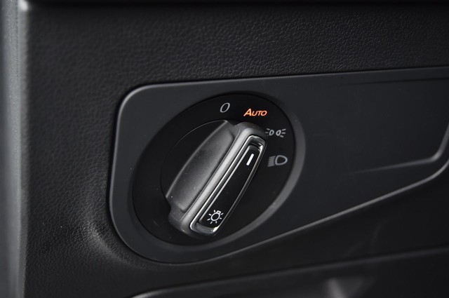 Volkswagen Tiguan Vehicle Image 10