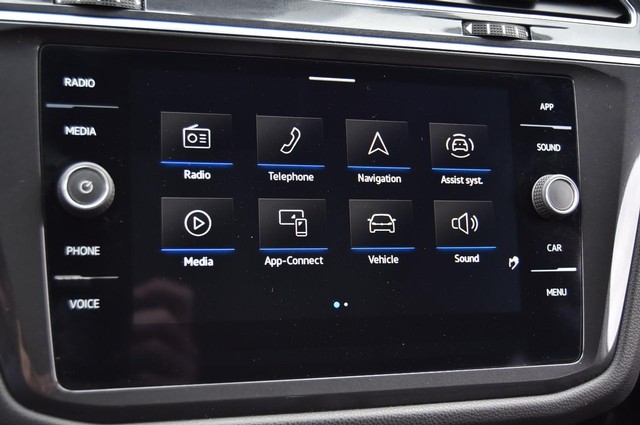 Volkswagen Tiguan Vehicle Image 13