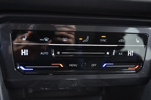 Volkswagen Tiguan Vehicle Image 14