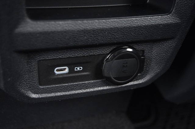 Volkswagen Tiguan Vehicle Image 24