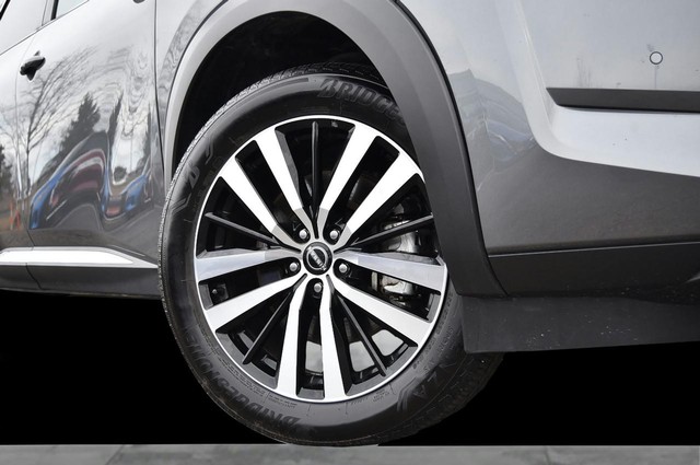 Nissan Pathfinder Vehicle Image 03