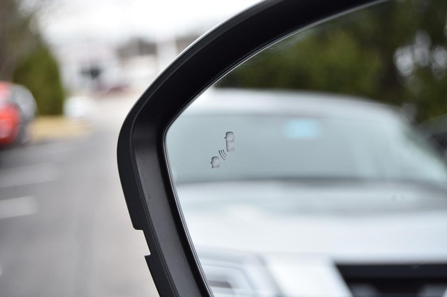 Nissan Pathfinder Vehicle Image 11