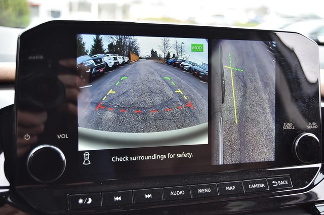 Nissan Pathfinder Vehicle Image 15