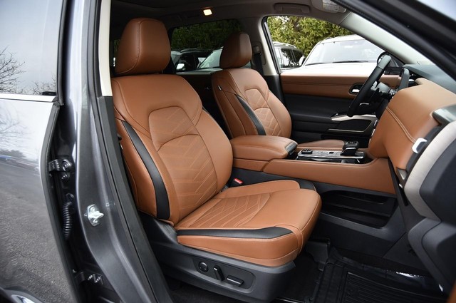 Nissan Pathfinder Vehicle Image 25