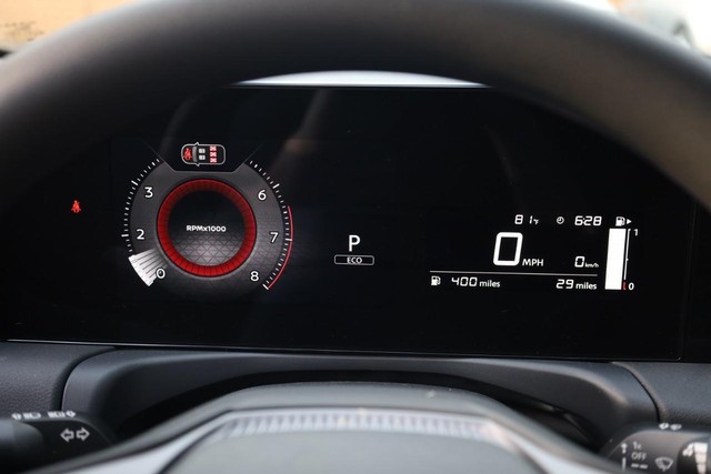 Nissan Sentra Vehicle Image 10